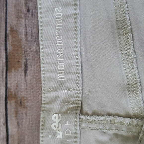 Riders by Lee mid-rise light tan Bermuda jean shorts with 8.5" inseam - Picture 7 of 9